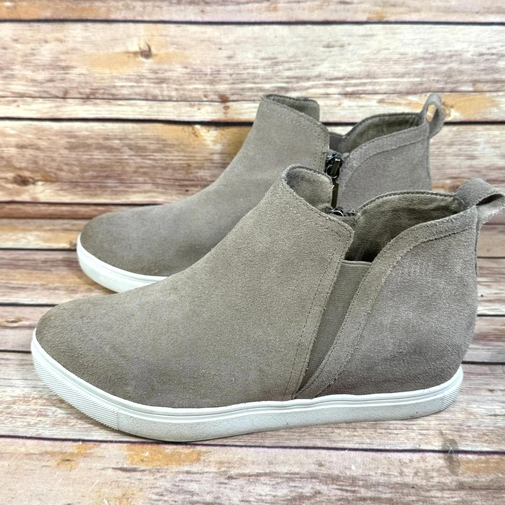 Blondo Womens Taupe Suelde Georgette Waterproof Hidden Wedge Sneaker 7.5M